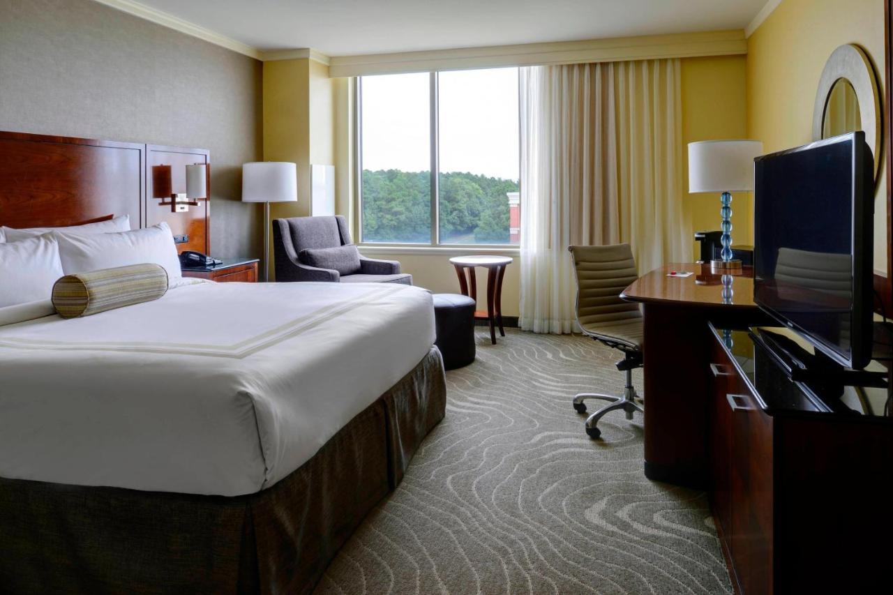 Newport News Marriott At City Center Exterior photo