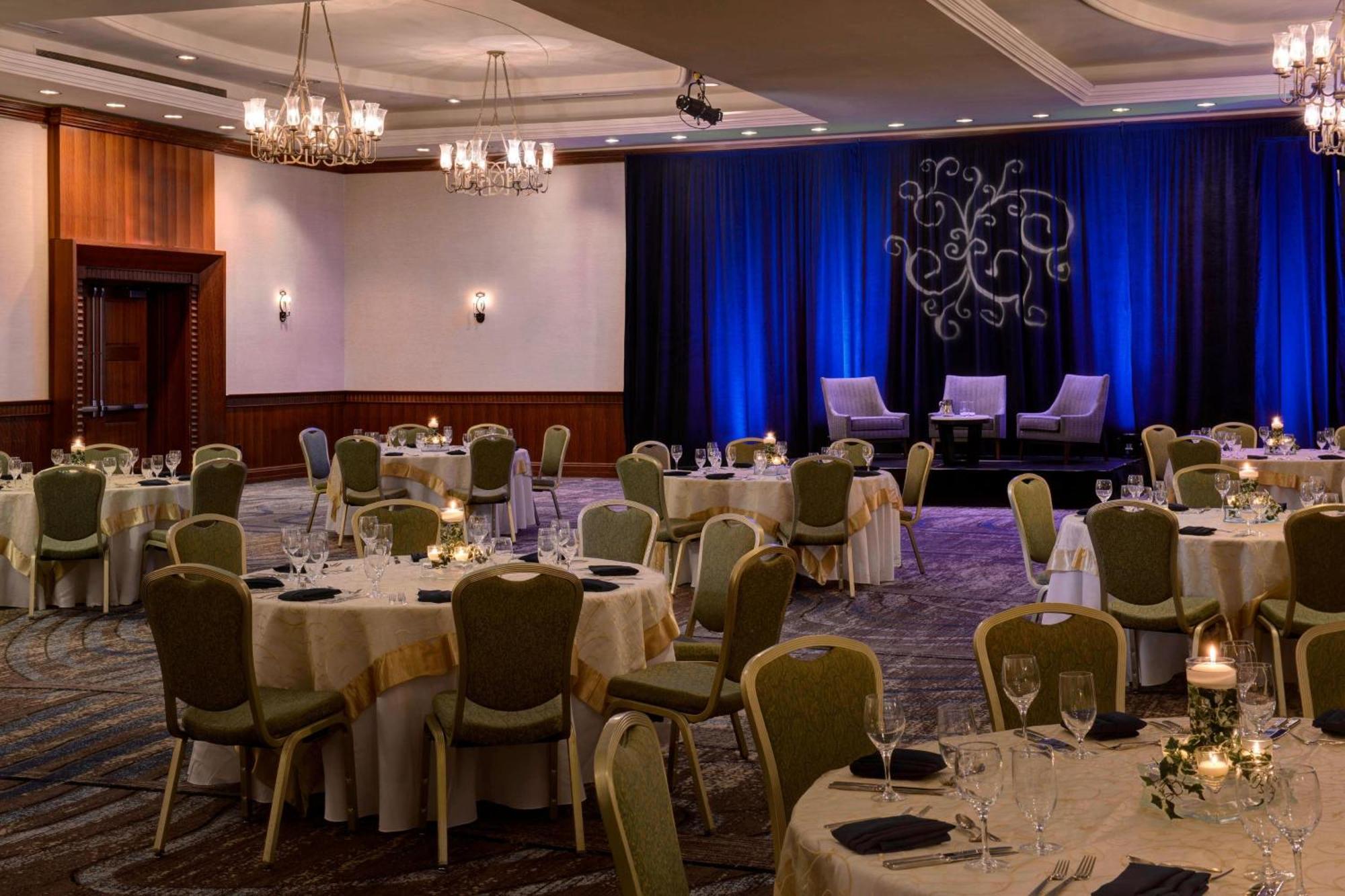 Newport News Marriott At City Center Exterior photo