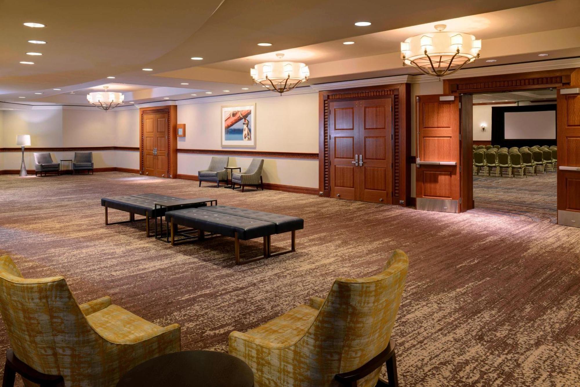 Newport News Marriott At City Center Exterior photo